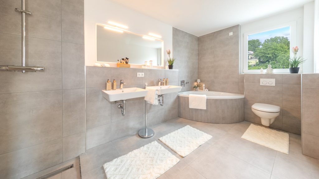 Musterwohung in Sindelfingen, Maulbronner Str. 2, modernes Bad